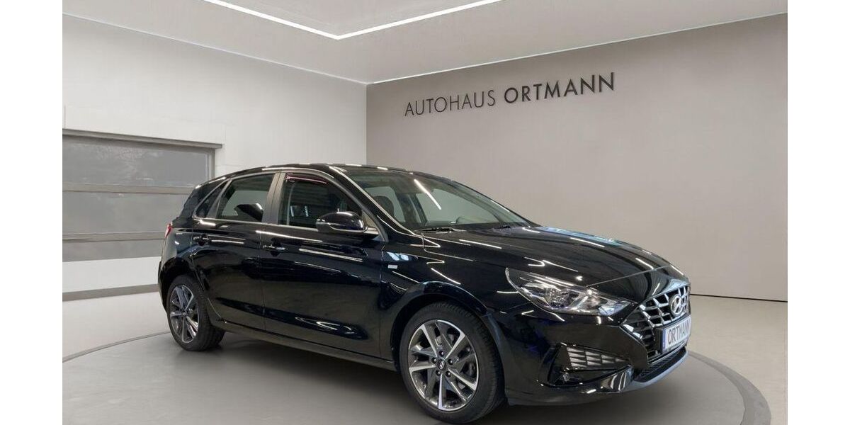 Hyundai i30 32.063 km 17.990 &euro; Wissen 57537