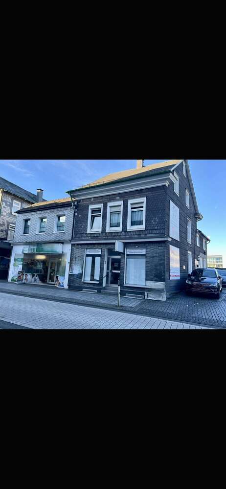 Haus zum Kaufen in Wermelskirchen 365.000 € 260 m²