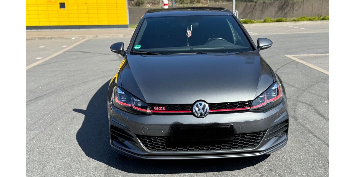 VW Golf 56.000 km 21.500 &euro; Lüdenscheid 58511