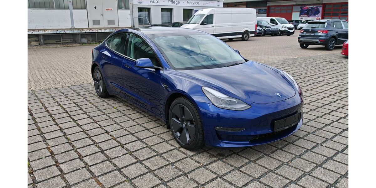 Tesla Model 3 142.370 km 24.970 &euro; Braunschweig 38112