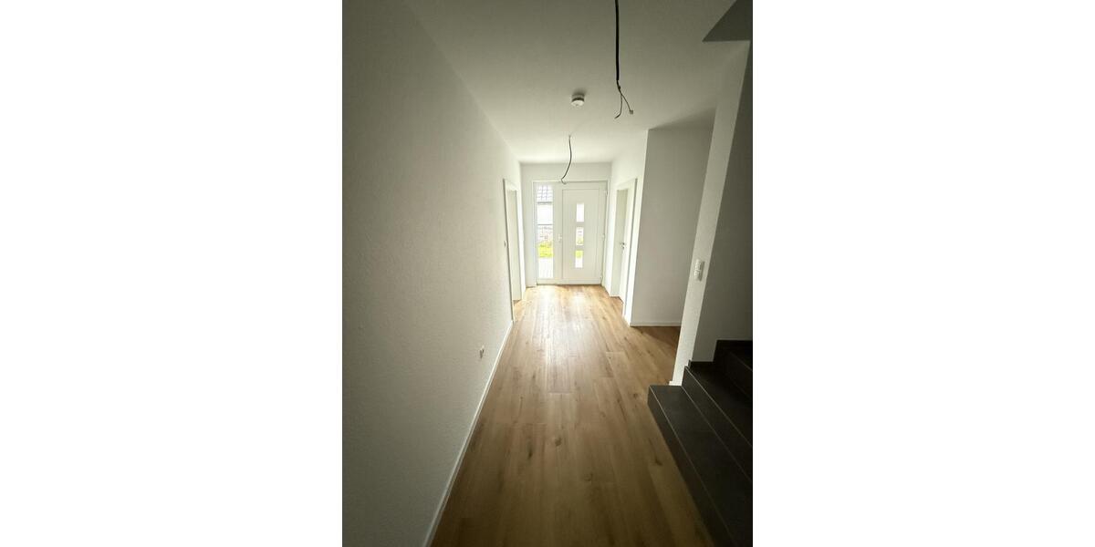 Doppelhaushälfte Varel - 4 Zimmer, 118 m&sup2;, 1.400&euro; | Angebot:26455793