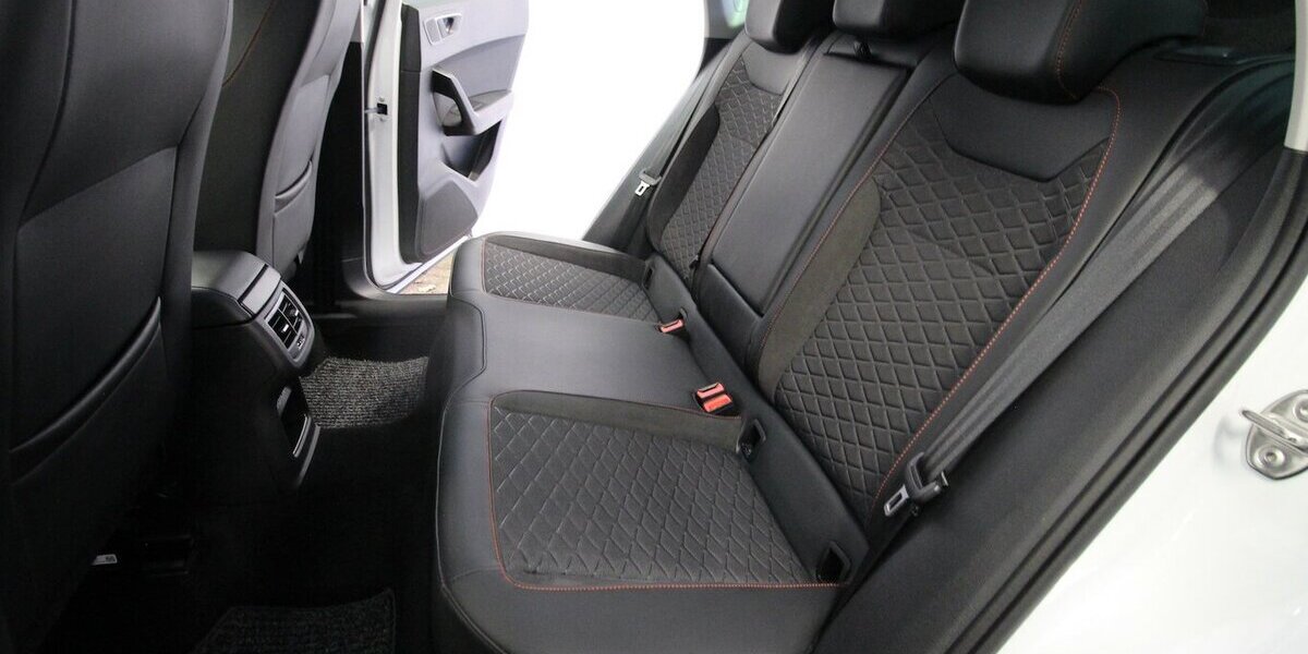 Seat Ateca 1.5 TSI FR NAVI+KAMERA+LED+ACC 67.258 km 23.900 &euro; Hagenow 19230