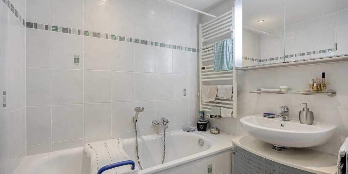 Etagenwohnung Ratingen Zentrum - 4 Zimmer, 126 m&sup2;, 448.700&euro; | Angebot:24543834