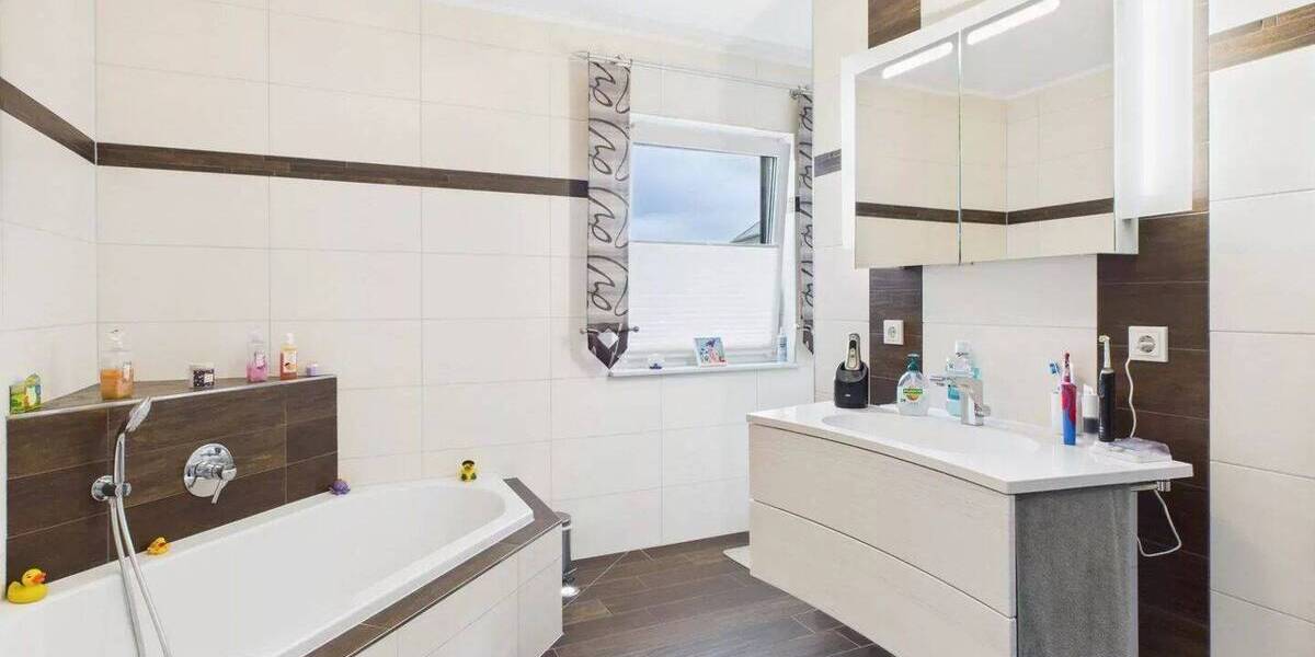 Einfamilienhaus Arzfeld - 7 Zimmer, 160 m&sup2;, 580.000&euro; | Angebot:25771809