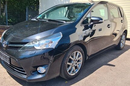 Toyota Verso 180.000 km 8.900 &euro; Mönchengladbach 41238