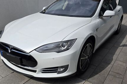 Tesla Model S 191.300 km 19.300 &euro; Regensburg 93049