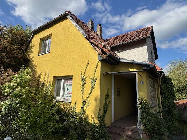 Haus zum Kaufen in Wolfhagen 165.000 € 174.3 m² 7 zimmer