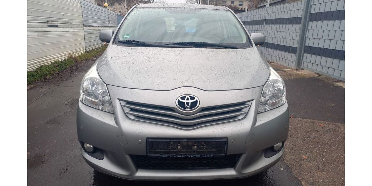 Toyota Verso 214.000 km 4.500 &euro; Mannheim 68309