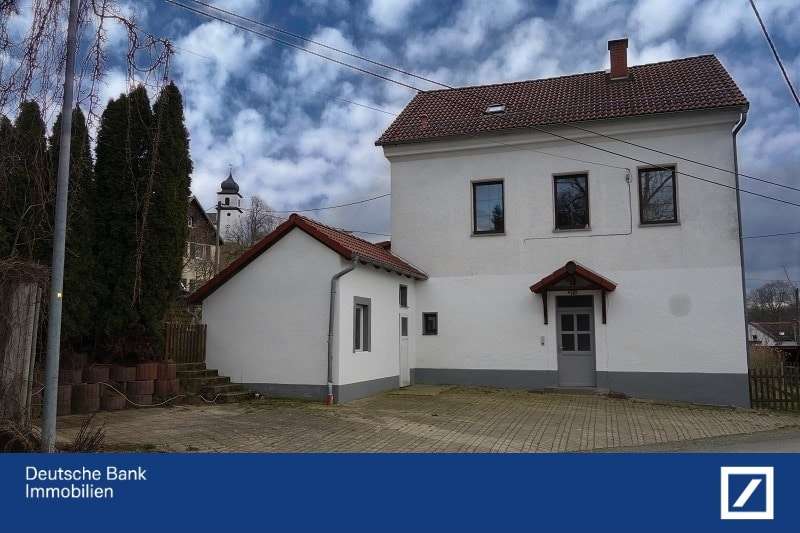 Haus zum Kaufen in Weischlitz 122.000 € 148.3 m²