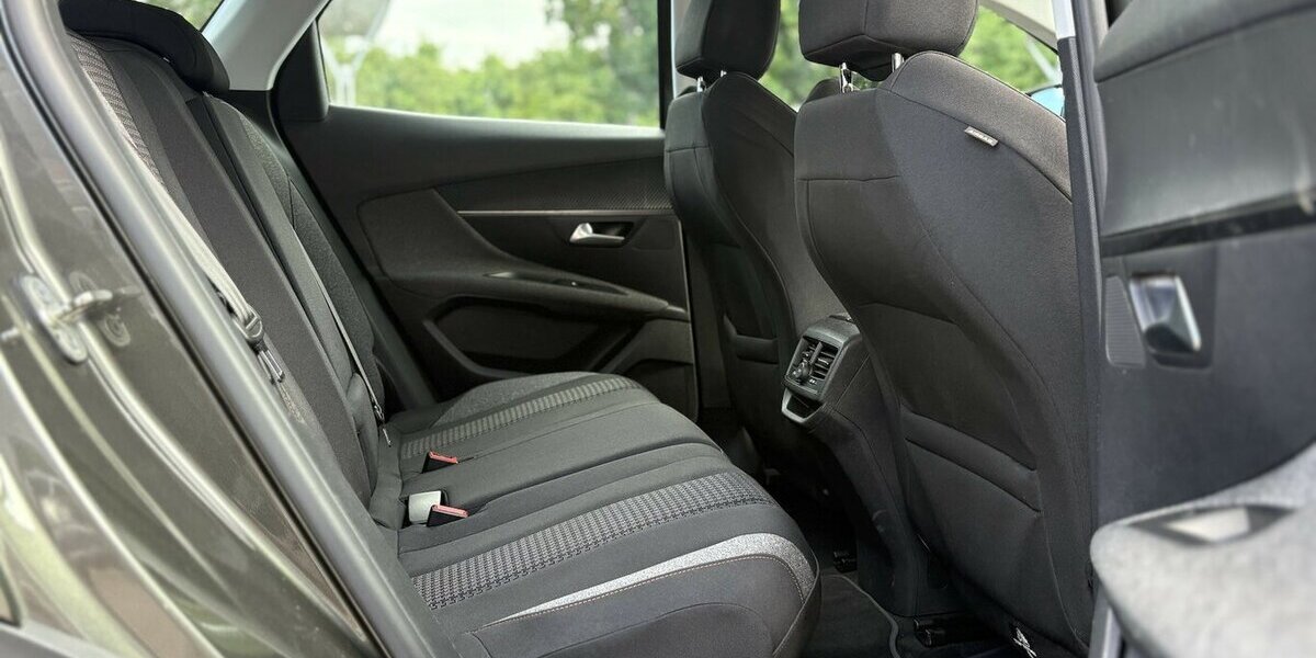 Peugeot 3008 1.5 Active KAMERA/SITZHEIZUG/ISO/NAVI/LED 99.900 km 12.900 &euro; Villingen-Schwenningen 78054