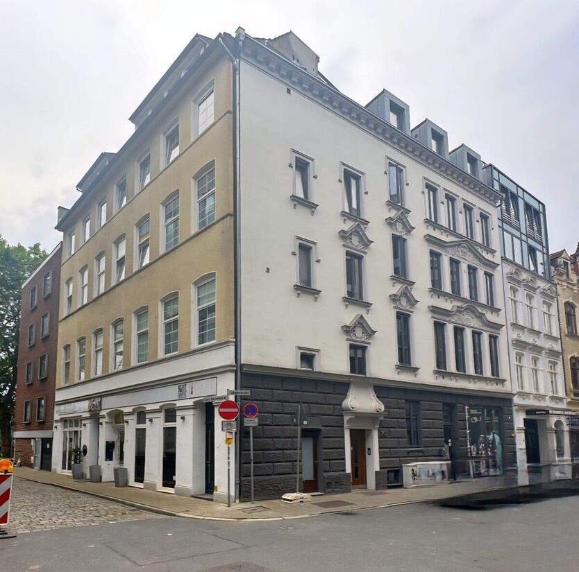 Mehrfamilienhaus in Bestlage Bremens- solide gebaut, vielseitig nutzbar zimmer