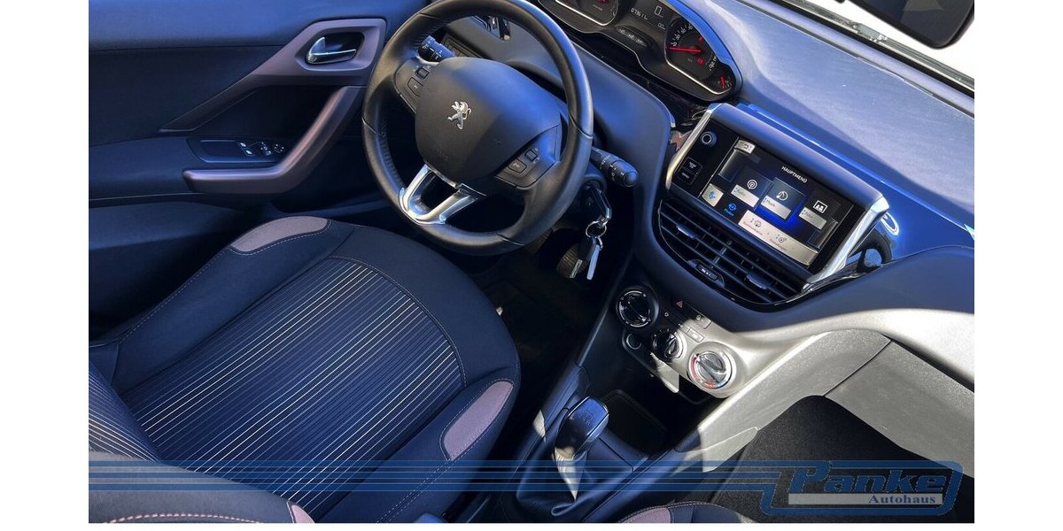 Peugeot 208 Style 1.2*SHZ*5trg*PDC*Klima*Blueto*Tempo* 73.611 km 7.980 &euro; Berlin 13187