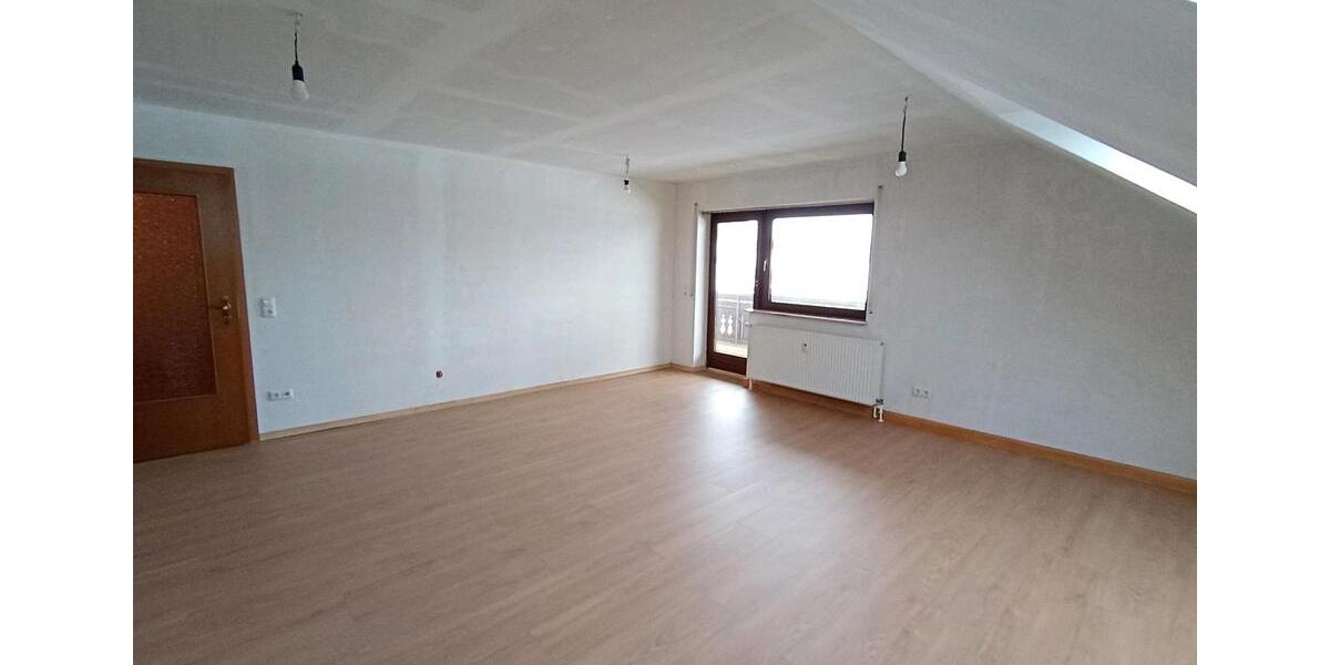 Dachgeschoßwohnung Tann (Rhön) - 3.5 Zimmer, 132 m&sup2;, 1.050&euro; | Angebot:25636441