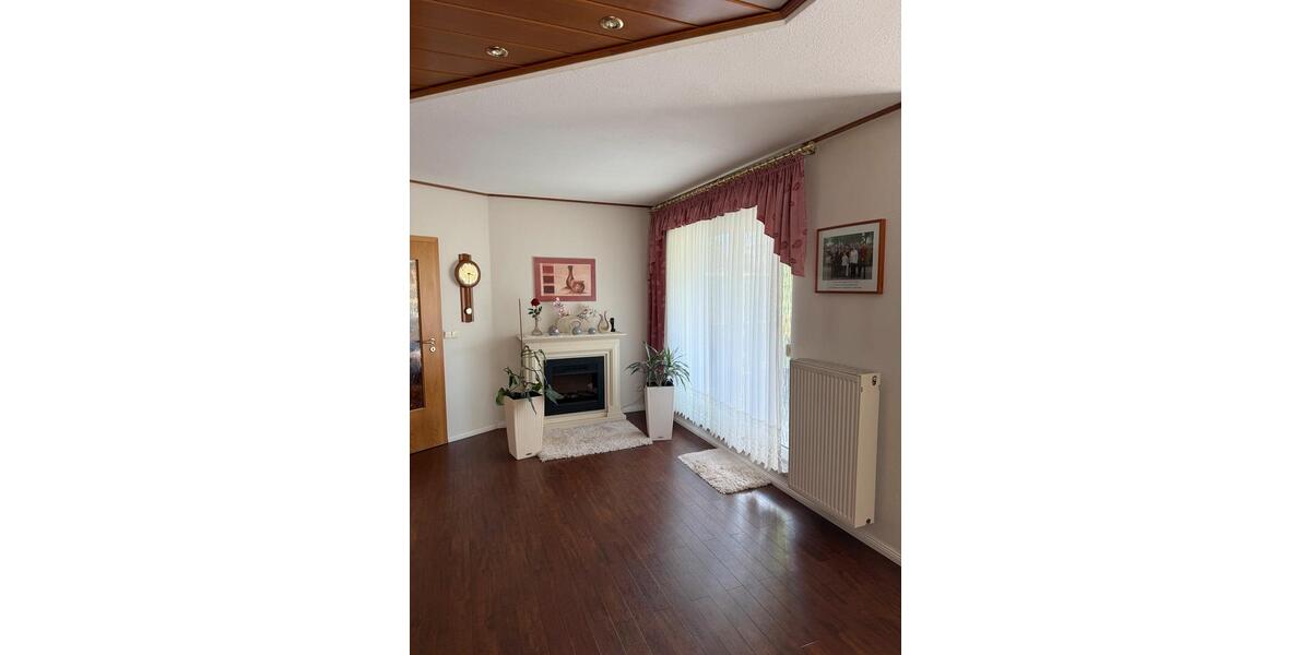 Etagenwohnung Elsterwerda - 3 Zimmer, 130 m&sup2;, 155.000&euro; | Angebot:26768837