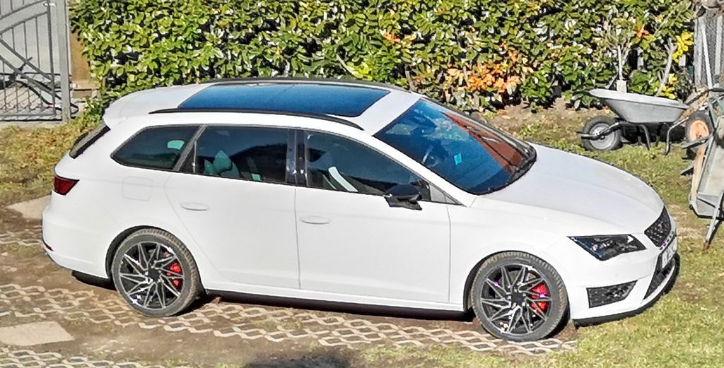 Seat Leon 82.500 km 18.300 &euro; Blankenburg (Harz) 38889