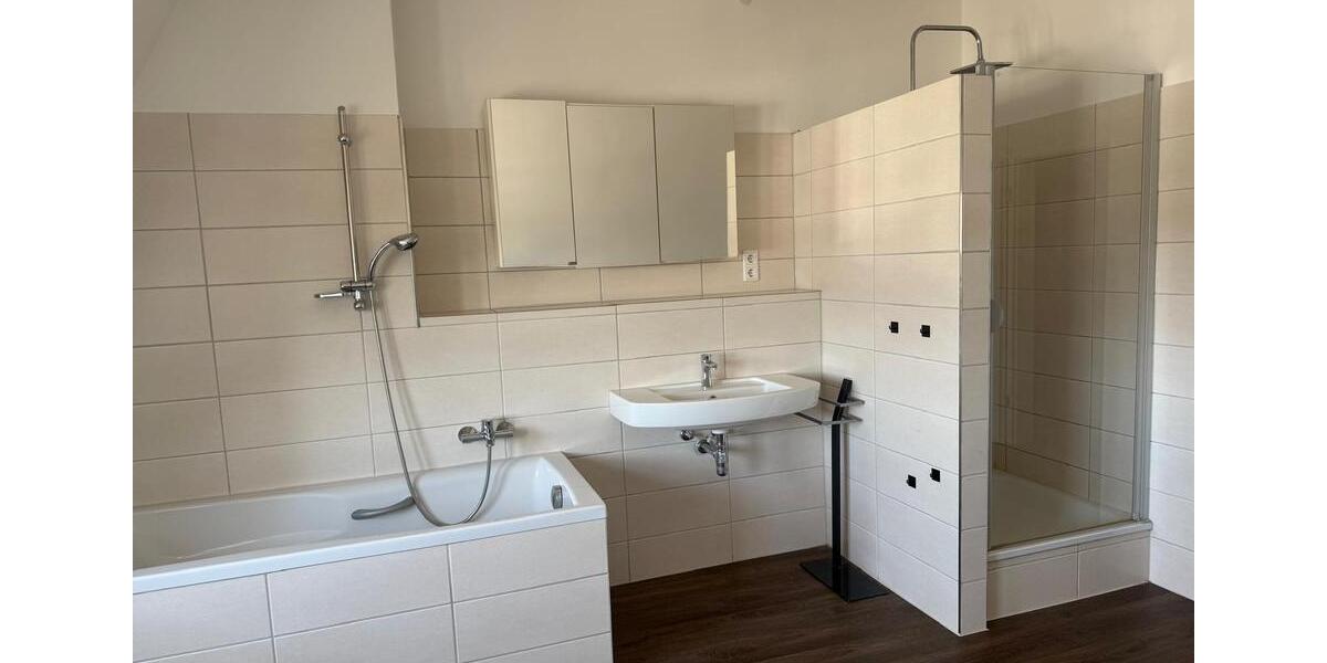 Etagenwohnung Hof Neuhof - 3 Zimmer, 135 m&sup2;, 900&euro; | Angebot:26381390