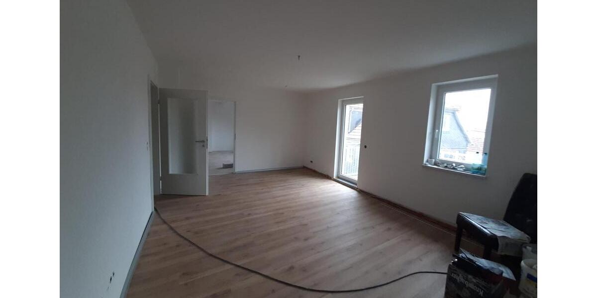 Dachgeschoßwohnung Schleusingen - 3 Zimmer, 78 m&sup2;, 580&euro; | Angebot:25810237