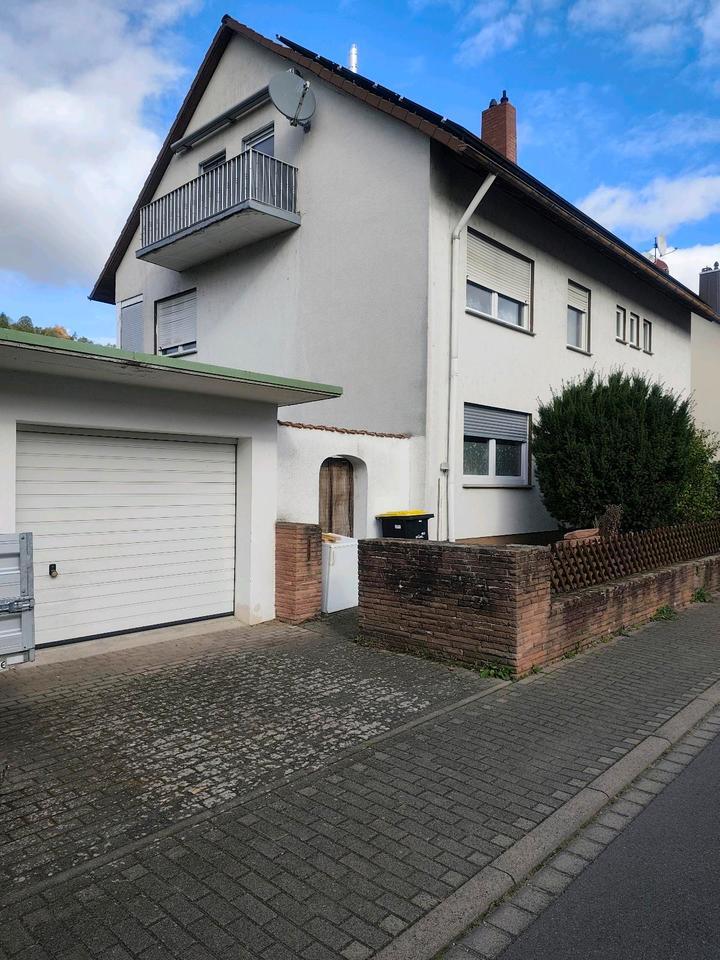 3 Zimmer Wohnung mit Balkon, Gartenanteil und Garage zimmer