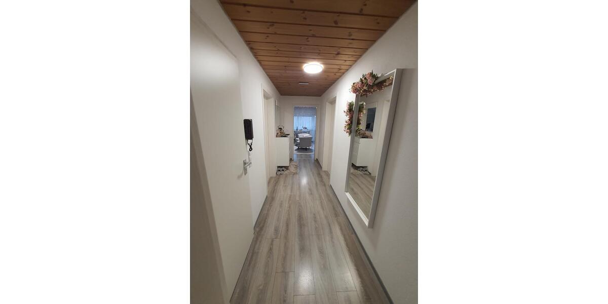 Dachgeschoßwohnung Ehningen - 1 Zimmer, 63 m&sup2;, 1.100&euro; | Angebot:26681898