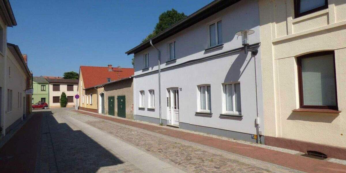 Mehrfamilienhaus, Wohnhaus Malchow - 1 Zimmer, 200 m&sup2;, 1.800&euro; | Angebot:25096071