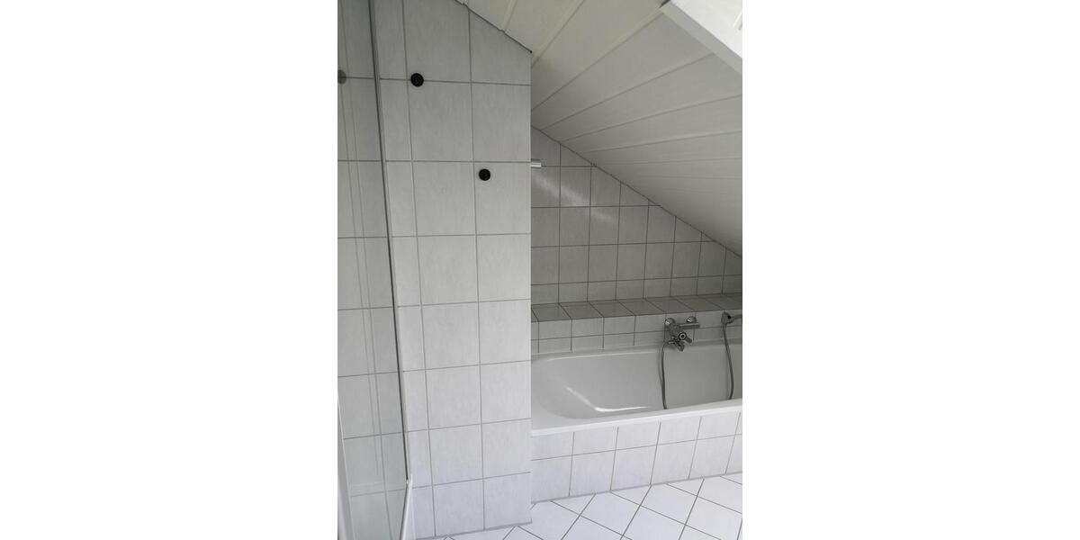 Dachgeschoßwohnung Verl - 2 Zimmer, 80 m&sup2;, 690&euro; | Angebot:26396579