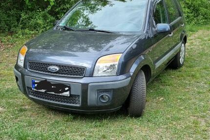 Ford Fusion 133.500 km 2.250 &euro; Berlin 10318