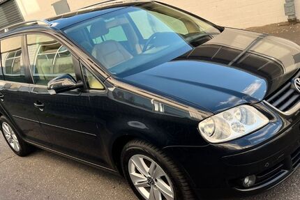 VW Touran 217.000 km 3.950 &euro; Berlin 12349
