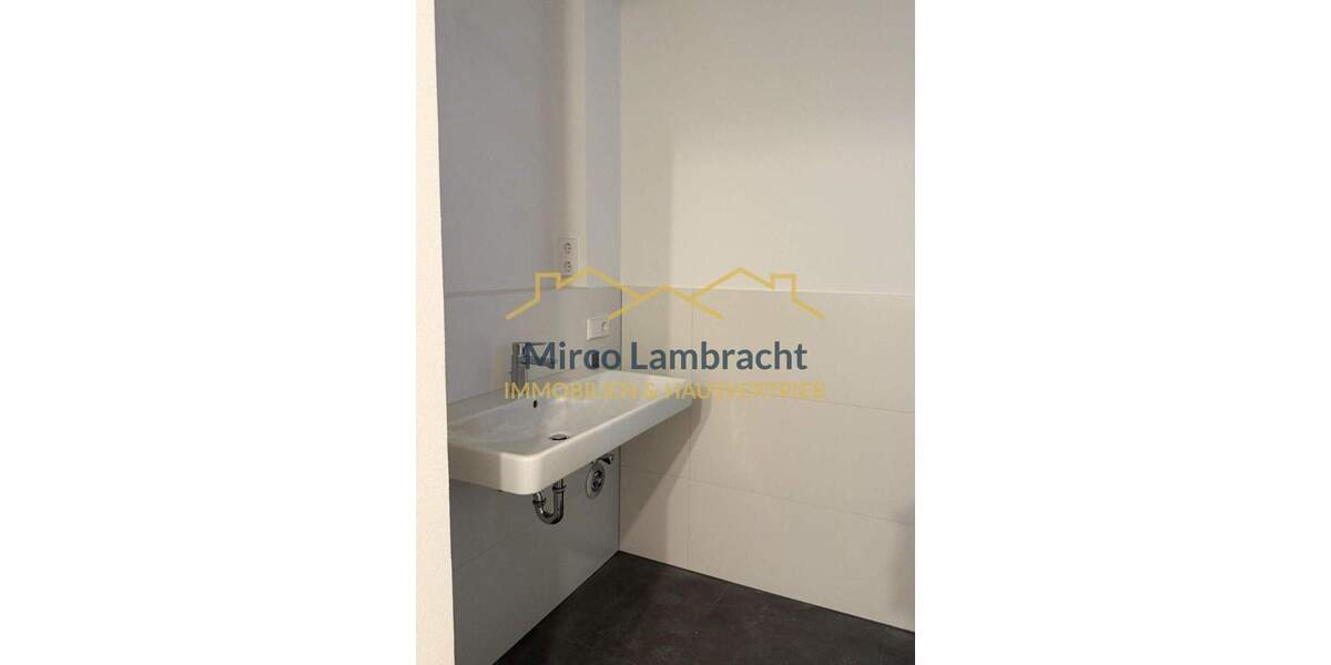 Gewerbeobjekt Breisach am Rhein Breisach - 2 Zimmer, 84 m&sup2;, 1.100&euro; | Angebot:25666472