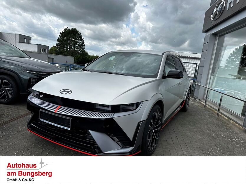 Hyundai IONIQ 5 3.639 km 64.990 € Eutin 23701
