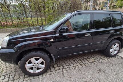 Nissan X-Trail 185.000 km 3.200 &euro; München 81371