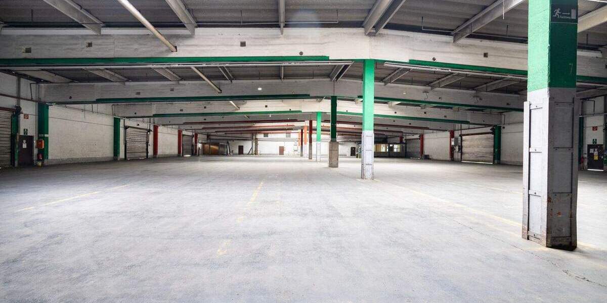 Lagerhalle mit LKW-Werkstatt und Bürogebäude zimmer