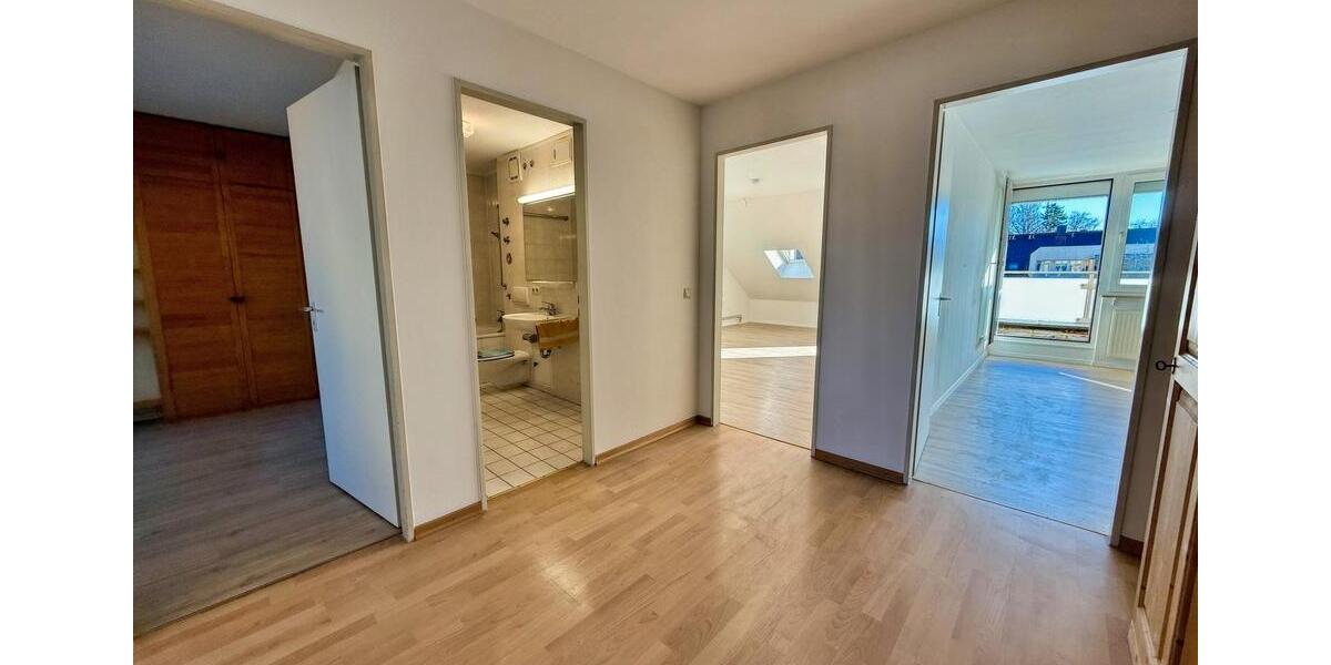 Dachgeschoßwohnung Geretsried - 3 Zimmer, 74 m&sup2;, 1.110&euro; | Angebot:26662104