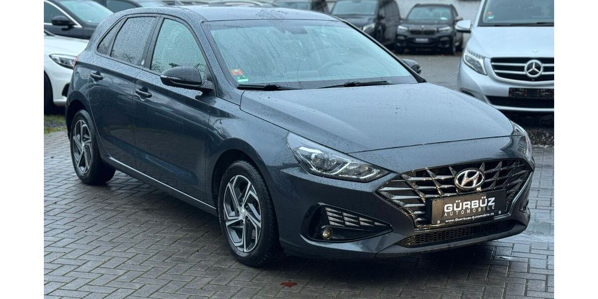 Hyundai i30 53.000 km 16.500 &euro; Wiesbaden 65201