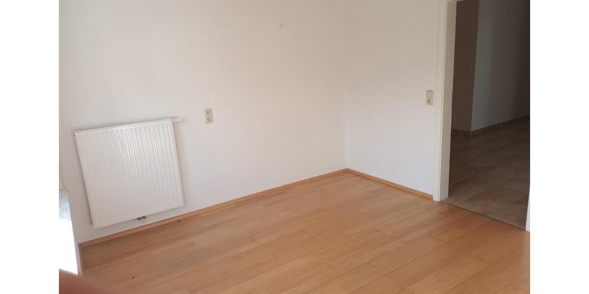 Erdgeschoßwohnung Beckingen - 4 Zimmer, 130 m&sup2;, 975&euro; | Angebot:25572199