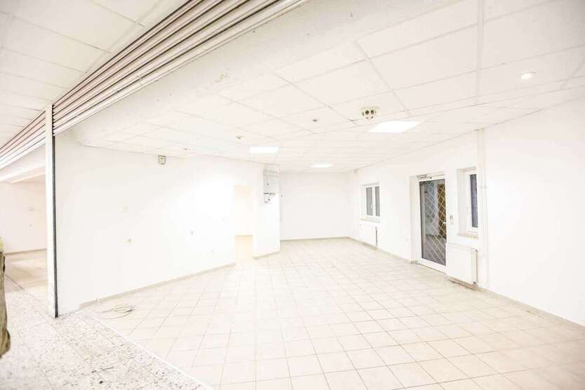 Einzelhandel in StollbergErzgeb. 904 € 113 m²