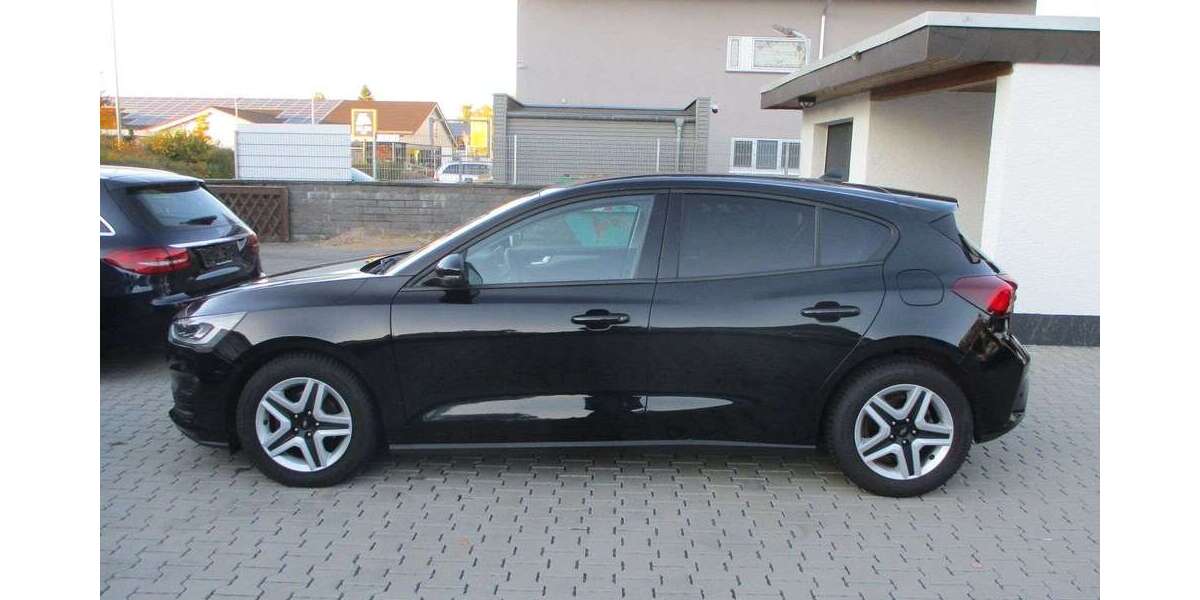 Ford Focus 103.331 km 12.999 &euro; Babenhausen 64832