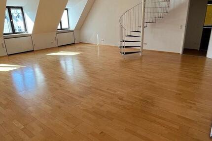 Wohnung Bad Kissingen - 4.5 Zimmer, 140 m&sup2;, 1.340&euro; | Angebot:26546301