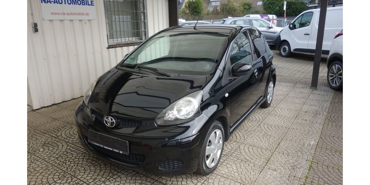 Toyota Aygo (X) 142.000 km 2.400 &euro; Langenfeld 40764