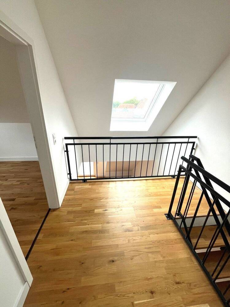 SCHICK und SUPER ZENRAL im ACHIMER BAUERNVIERTEL Hochwertige, schöne 3 Zimmer-Maisonette-Wohnung Baujahr 2022 mit großem Balkon und Garagenplatz