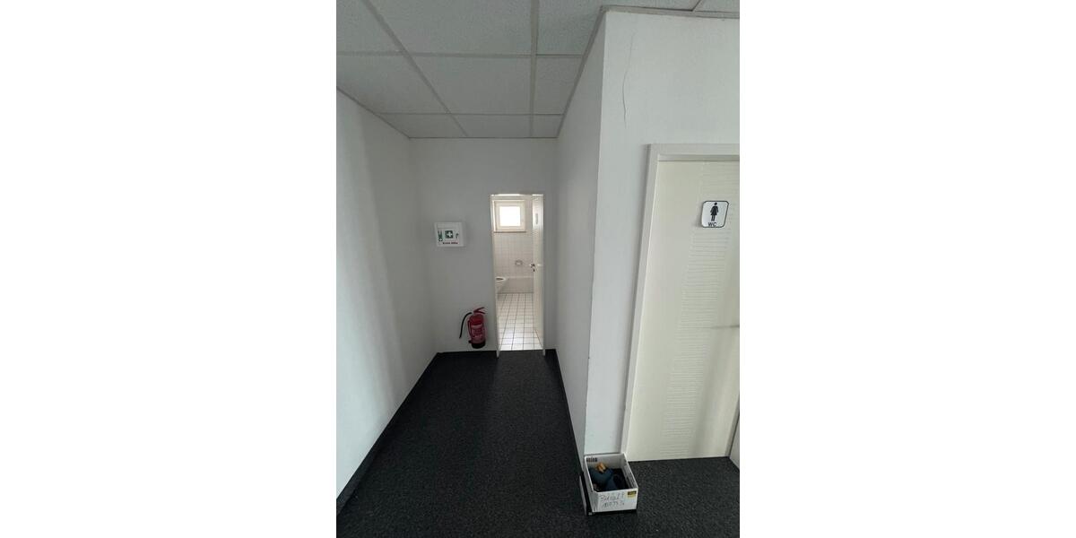 Helle Bürofläche mit Glasfront in Vierkirchen – Nähe S-Bahn zimmer