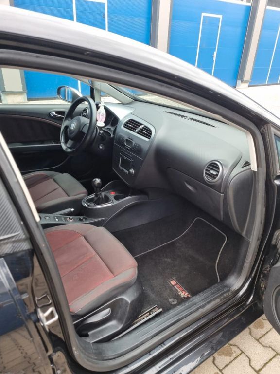 Seat Leon 279.000 km 2.299 € Köln 50969