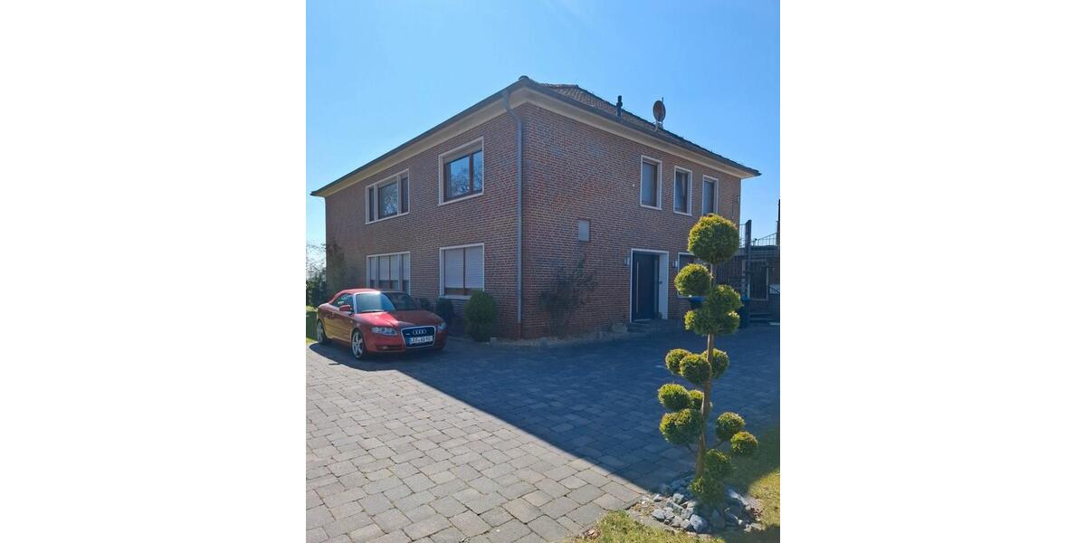 Dachgeschoßwohnung Uplengen - 5 Zimmer, 145 m&sup2;, 1.150&euro; | Angebot:26640652