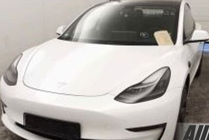 Tesla Model 3 81.990 km 24.800 &euro; Schöningen 38364