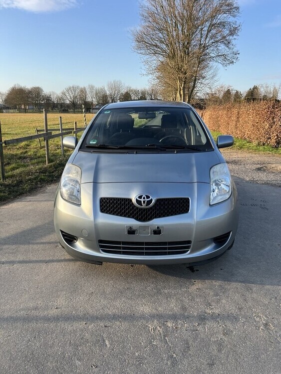 Toyota Yaris 193.000 km 4.700 € Mönchengladbach 41061