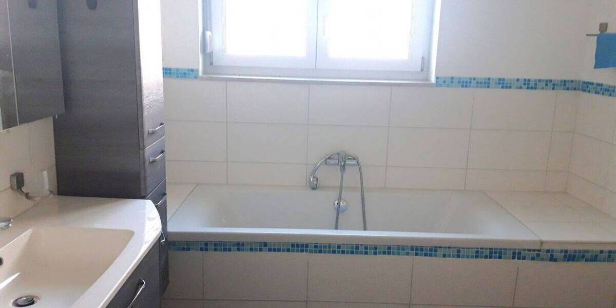 Etagenwohnung Amberg Schäflohe - 4 Zimmer, 120 m&sup2;, 1.075&euro; | Angebot:26064397