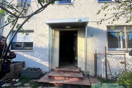 Einfamilienhaus mit Garten und Stellplatz 6 zimmer