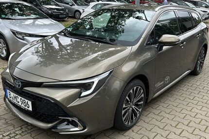 Toyota Corolla 2.000 km 33.990 &euro; Berlin 13403