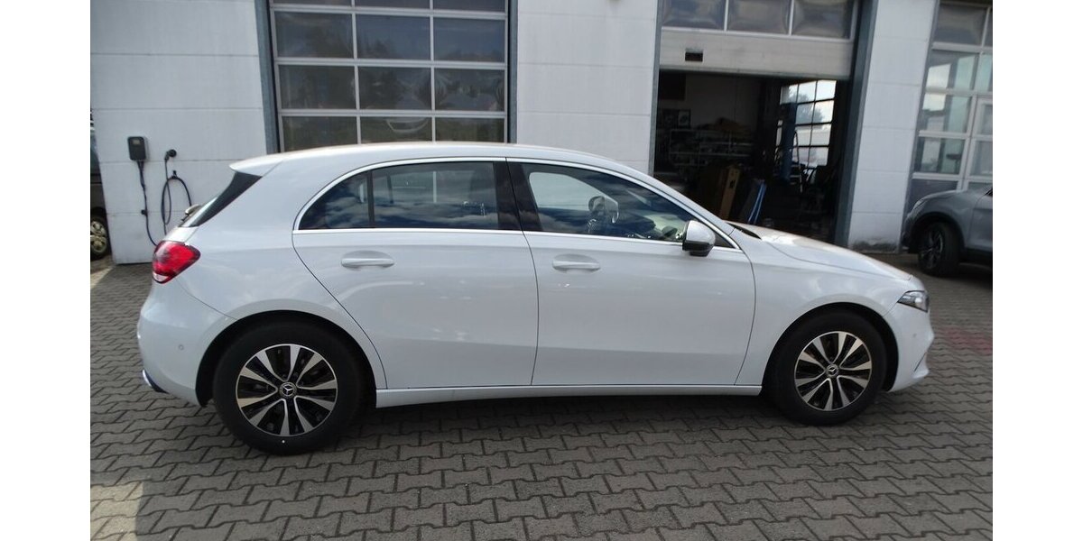 Mercedes-Benz A 180 Progressive Automatik, Rückfahrkamera, LED S 22.611 km 23.590 &euro; Rodgau 63110