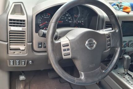 Nissan Titan 92.000 km 9.100 &euro; Geestland 27607