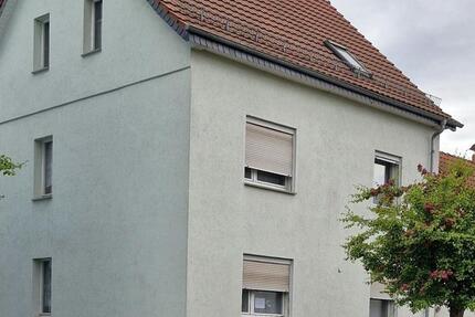 Einfamilienhaus 3 Etagen, 689 m² Grundstück + Nebengebäude 8 zimmer